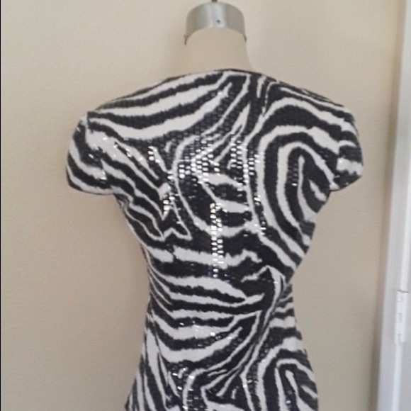 Joseph Ribkoff shiny zebra shirt - Picture 2 of 5